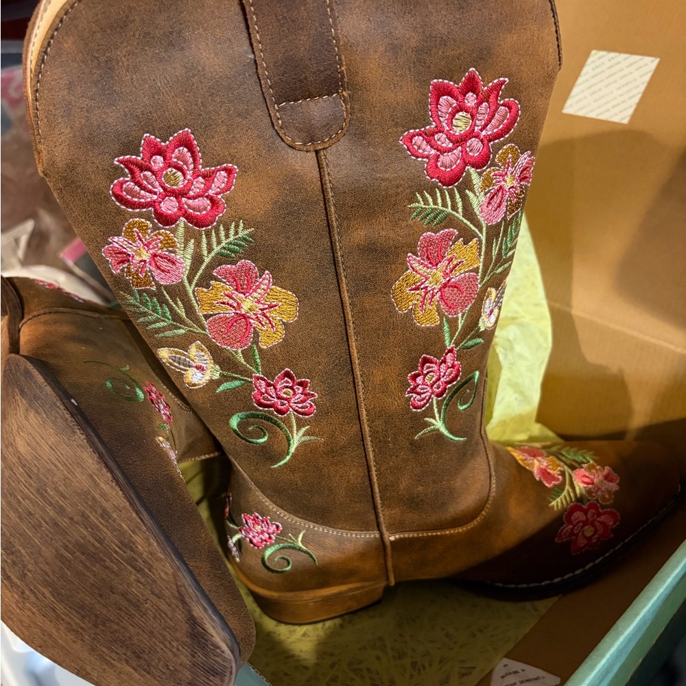 NEW Roper Brown Cowboy Cowgirl Boots with Floral Embroidery NWT in box - Picture 15 of 15
